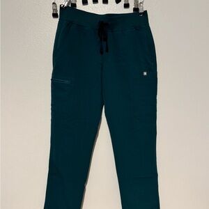 Figs forest green